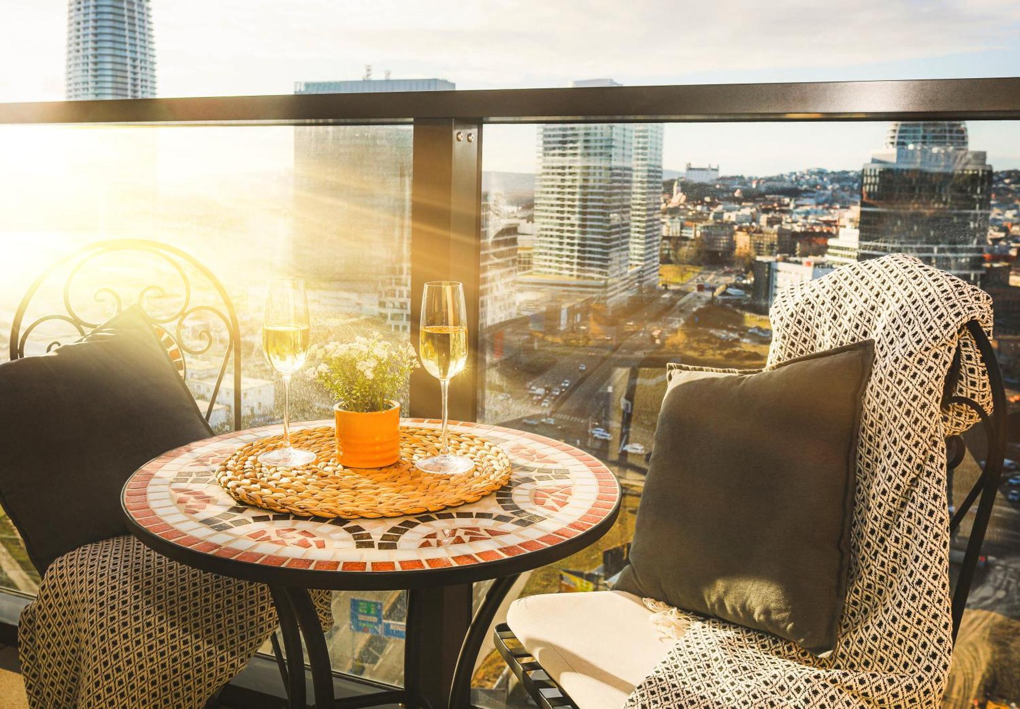 Sag 20Th Floor Klingerka Residence Castle View Free Parking Free Wifi Братислава Екстериор снимка